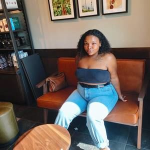 Meet your Posher, Malika